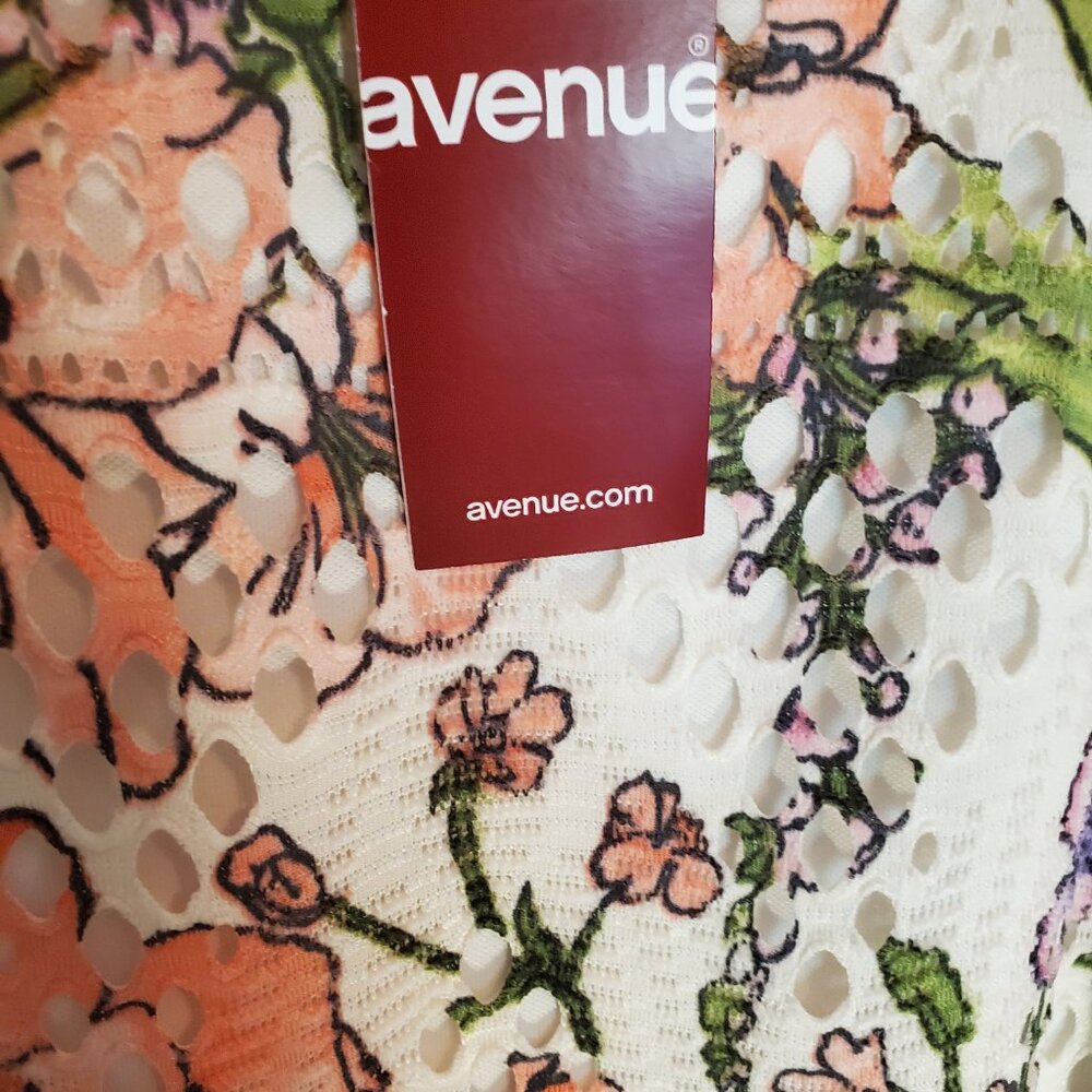 NWT Avenue Floral Crochet Bell Sleeve Sheath Dress Lined Pullover Size 26/28 - Picture 8 of 9